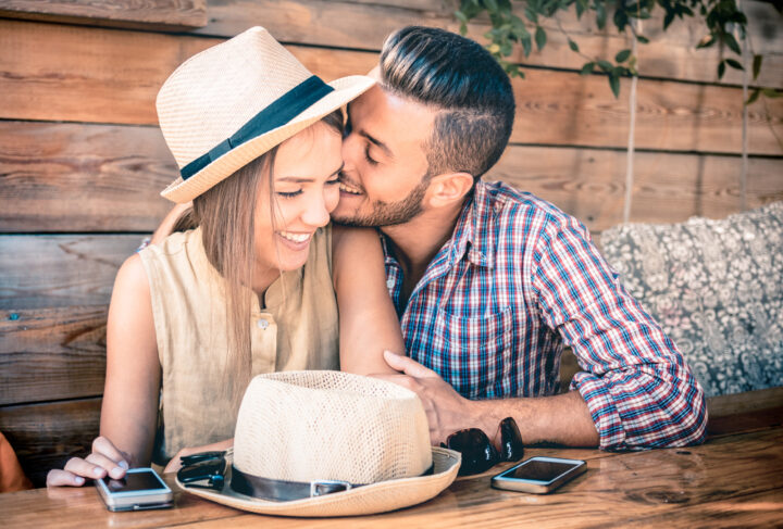 女性とのデート後にLINEがこない!会った後連絡こない女性は脈なし? 女性とのデート後にLINEがこない!会った後連絡こない女性は脈なし?