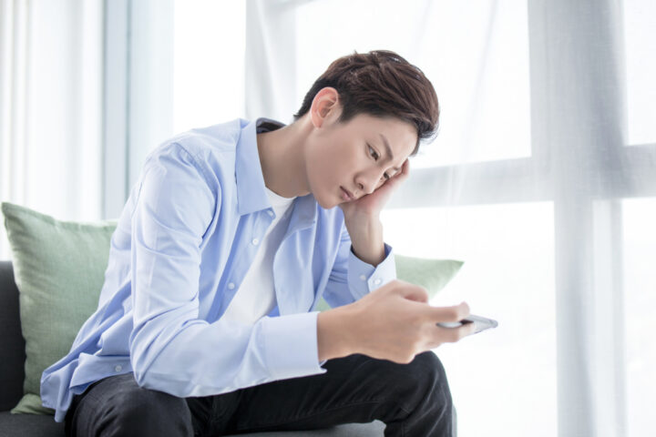 既読無視の駆け引きは何日まで？女性にLINEを既読スルーされた側は？