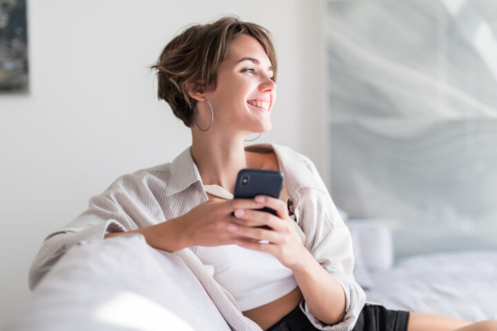 LINEの返信が3〜4日後と遅い女性の対処法は？マイペース女子の攻略術