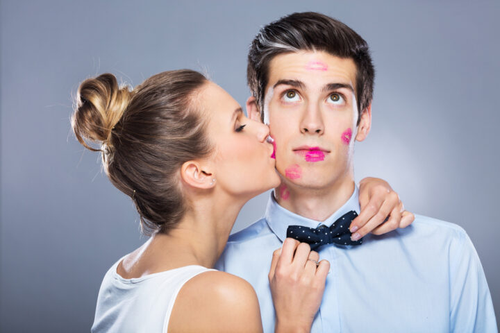 友達としてしか見られてない男から脱却!逆転するにはどうすればいい? 友達としてしか見られてない男から脱却!逆転するにはどうすればいい?