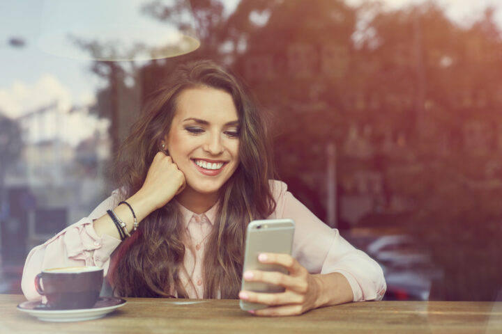 自分から連絡しない女性は脈なしとは限らない?脈あり女性が取る行動 自分から連絡しない女性は脈なしとは限らない?脈あり女性が取る行動