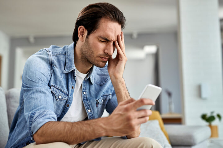 既読無視の駆け引きは何日まで？女性にLINEを既読スルーされた側は？