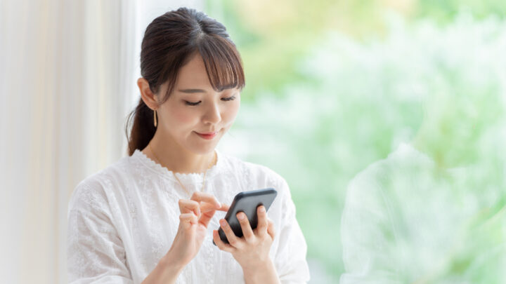 好きな女性が落ち込んでいる！LINEで励ます時のポイントを解説！